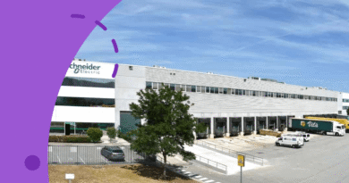 Schneider Electric showcased advancements in data centers that integrate artificial intelligence and sustainability to meet the rapidly growing global technological demand.